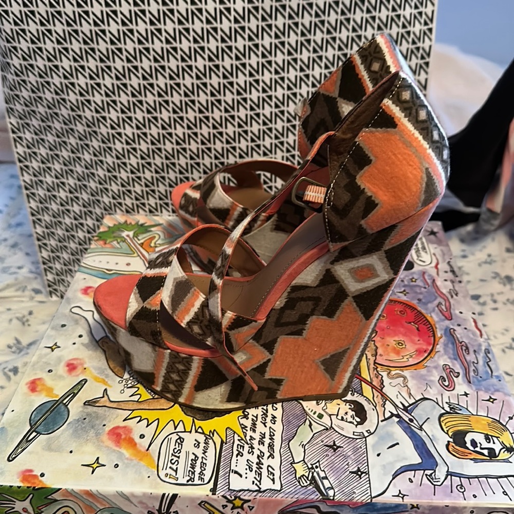 Wild pair high wedges size 8